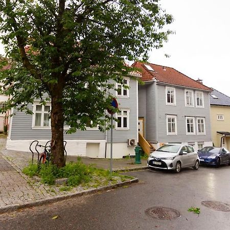 New! Modern Apartment In Historic Area Of Bergen! Exterior photo